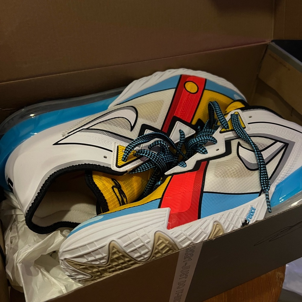 Lebron XVIII Family Guy Sneakers
